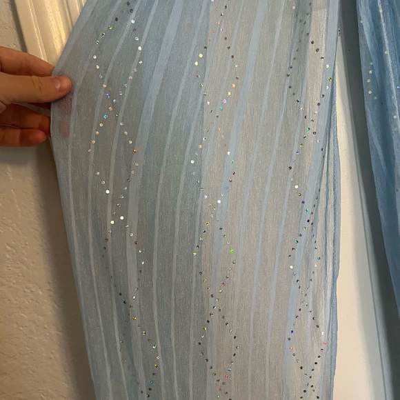 Light blue scarf - Picture 1 of 2